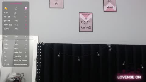 Snapshot of colombia_mommy_ chatting on 12.16.24 GRETCHEN online show from 12.16.24