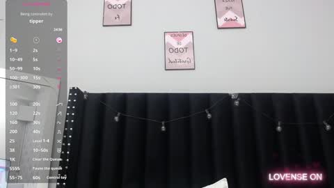 Snapshot of colombia_mommy_ chatting on 12.23.24 GRETCHEN online show from 12.23.24
