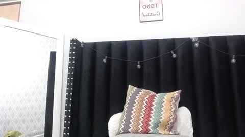 Snapshot of colombia_mommy_ chatting on 12.28.24 GRETCHEN online show from 12.28.24