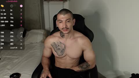 Snapshot of colombianmuscle8 chatting on 02.04.25 colombianmuscle8 online show from 02.04.25