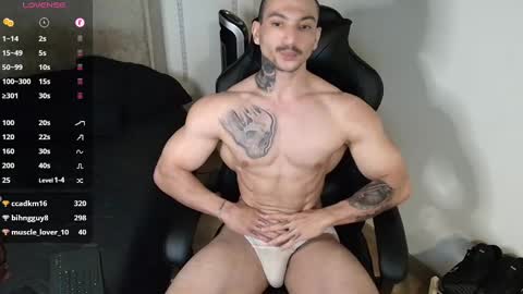 Snapshot of colombianmuscle8 chatting on 02.19.25 colombianmuscle8 online show from 02.19.25