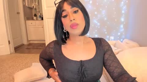 Snapshot of colombiantexas chatting on 10.15.25    ........ Instagram  Lorysexys online show from 10.15.25