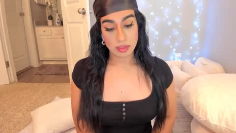 Snapshot of colombiantexas chatting on 10.20.25    ........ Instagram  Lorysexys online show from 10.20.25