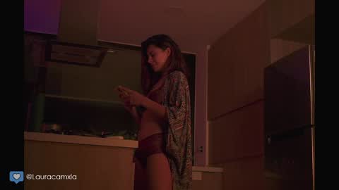 Snapshot of colouristic chatting on 12.04.24 Laura online show from 12.04.24