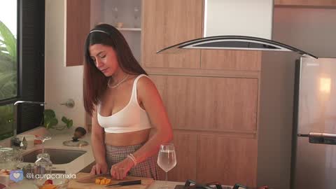 Snapshot of colouristic chatting on 01.18.25 Laura online show from 01.18.25