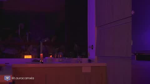 Snapshot of colouristic chatting on 02.08.25 Laura online show from 02.08.25