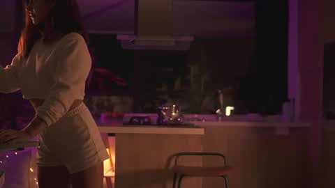 Snapshot of colouristic chatting on 02.13.25 Laura online show from 02.13.25