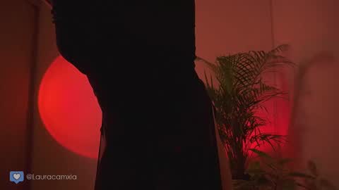 Snapshot of colouristic chatting on 03.02.25 Laura online show from 03.02.25