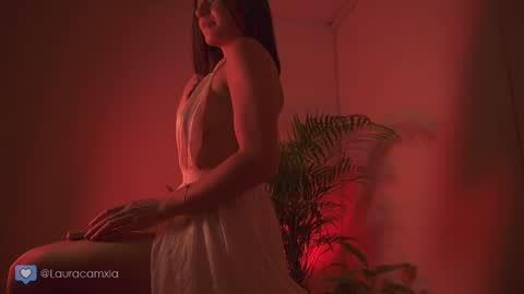 Snapshot of colouristic chatting on 03.07.25 Laura online show from 03.07.25