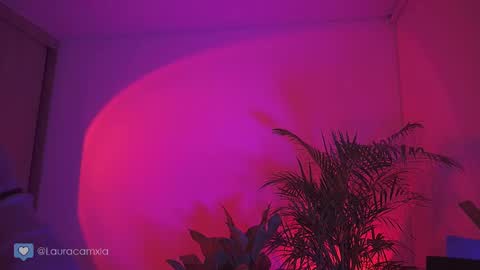 Snapshot of colouristic chatting on 03.09.25 Laura online show from 03.09.25