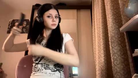 Isabella online show from 11.06.25