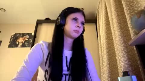 Isabella online show from 11.10.25