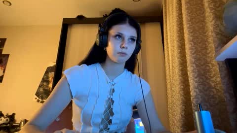 Isabella online show from 11.18.25