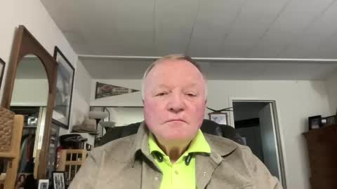 Snapshot of cookoosnest chatting on 01.15.25 cookoosnest online show from 01.15.25