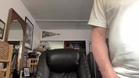 Snapshot of cookoosnest chatting on 01.17.25 cookoosnest online show from 01.17.25