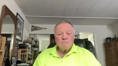 Snapshot of cookoosnest chatting on 01.22.25 cookoosnest online show from 01.22.25