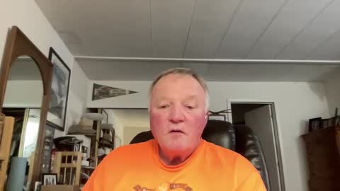 Snapshot of cookoosnest chatting on 02.05.25 cookoosnest online show from 02.05.25