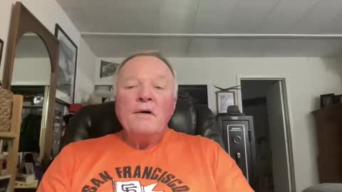 Snapshot of cookoosnest chatting on 03.11.25 cookoosnest online show from 03.11.25