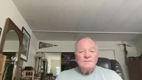 Snapshot of cookoosnest chatting on 10.12.25 cookoosnest online show from 10.12.25