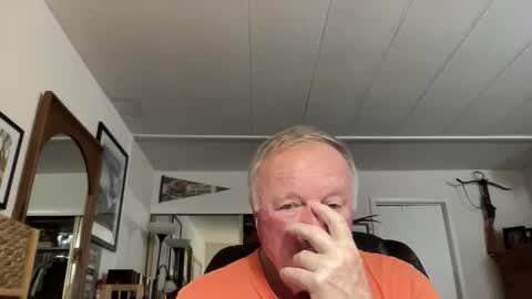 Snapshot of cookoosnest chatting on 11.10.25 cookoosnest online show from 11.10.25