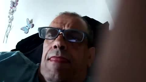 Snapshot of coq93 chatting on 09.28.25 coq93 online show from 09.28.25