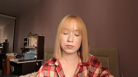 Snapshot of coradreith chatting on 07.15.26 Kira online show from 07.15.26