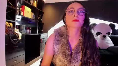 Coral  online show from 06.27.26
