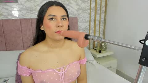 Snapshot of coraline_hot18 chatting on 02.18.25 coraline hot18 online show from 02.18.25