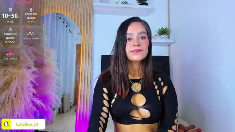 Coraline connected from 10 pm to 6 am Colombia time online show from 05.11.26