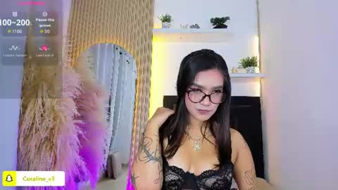Coraline connected from 10 pm to 6 am Colombia time online show from 06.10.26