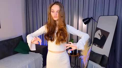 Snapshot of corazonmalinky chatting on 11.08.25 Lia online show from 11.08.25