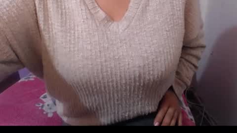 Snapshot of corinnahothotxxx chatting on 01.06.25 corinnahothotxxx online show from 01.06.25