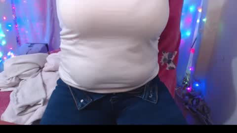 Snapshot of corinnahothotxxx chatting on 02.24.25 corinnahothotxxx online show from 02.24.25