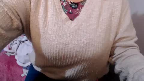 Snapshot of corinnahothotxxx chatting on 09.16.25 corinnahothotxxx online show from 09.16.25