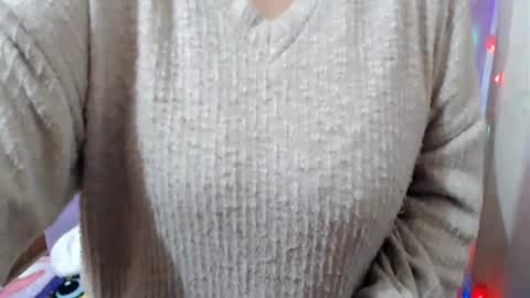 Snapshot of corinnahothotxxx chatting on 11.11.25 corinnahothotxxx online show from 11.11.25