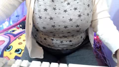 Snapshot of corinnahothotxxx chatting on 11.23.25 corinnahothotxxx online show from 11.23.25