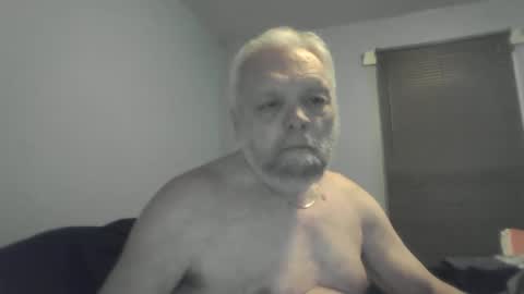 Snapshot of coryp chatting on 12.01.25 coryp online show from 12.01.25