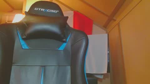 Snapshot of cosmicjones88 chatting on 02.05.25 cosmicjones88 online show from 02.05.25