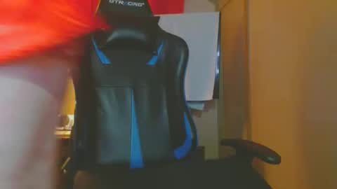 Snapshot of cosmicjones88 chatting on 02.05.25 cosmicjones88 online show from 02.05.25