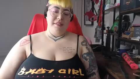 Snapshot of cosplaybruja305 chatting on 02.22.26 Miss Mei online show from 02.22.26