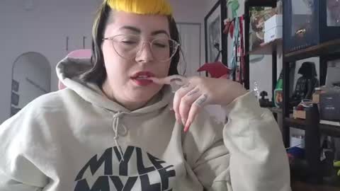 Snapshot of cosplaybruja305 chatting on 07.25.26 Miss Mei online show from 07.25.26