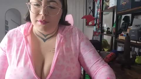 Snapshot of cosplaybruja305 chatting on 07.26.26 Miss Mei online show from 07.26.26