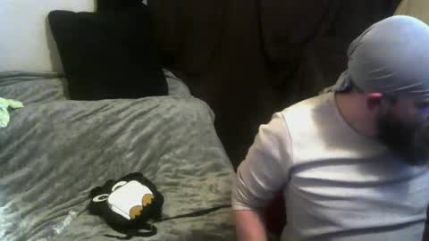 Snapshot of countryfuckers chatting on 12.25.24 Alaskawildcouple online show from 12.25.24