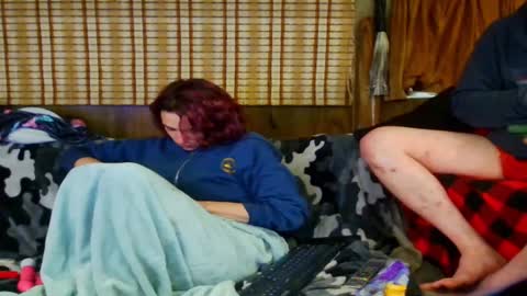 Snapshot of countryfuckers chatting on 09.16.25 Alaskawildcouple online show from 09.16.25