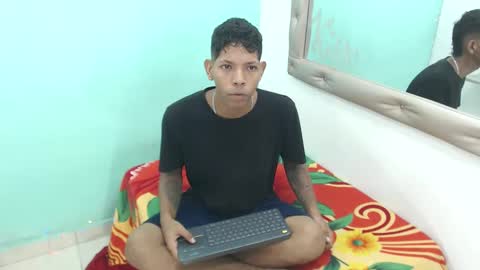 Snapshot of couple_sex22 chatting on 10.02.25 kloe matias online show from 10.02.25