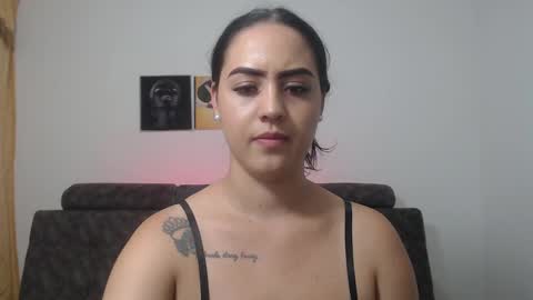 Snapshot of couple_sexandlove chatting on 02.28.25 ALEJANDRO Y EMILY online show from 02.28.25