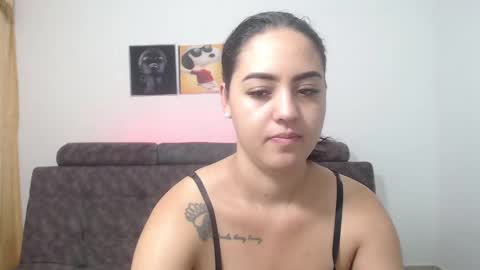 Snapshot of couple_sexandlove chatting on 03.05.25 ALEJANDRO Y EMILY online show from 03.05.25