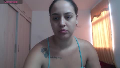 Snapshot of couple_sexandlove chatting on 10.15.25 ALEJANDRO Y EMILY online show from 10.15.25