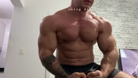 couplemuscle40 online show from 06.08.26