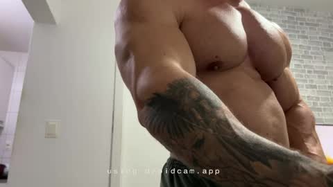 couplemuscle40 online show from 06.09.26